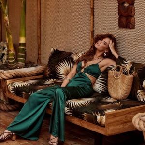 12th tribe NWT Audrey Emerald Satin Jumpsuit, size M